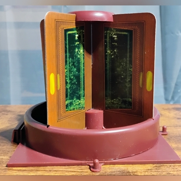 Disney's The Suite Life Tipton Challenge Game - Picture 9 of 14